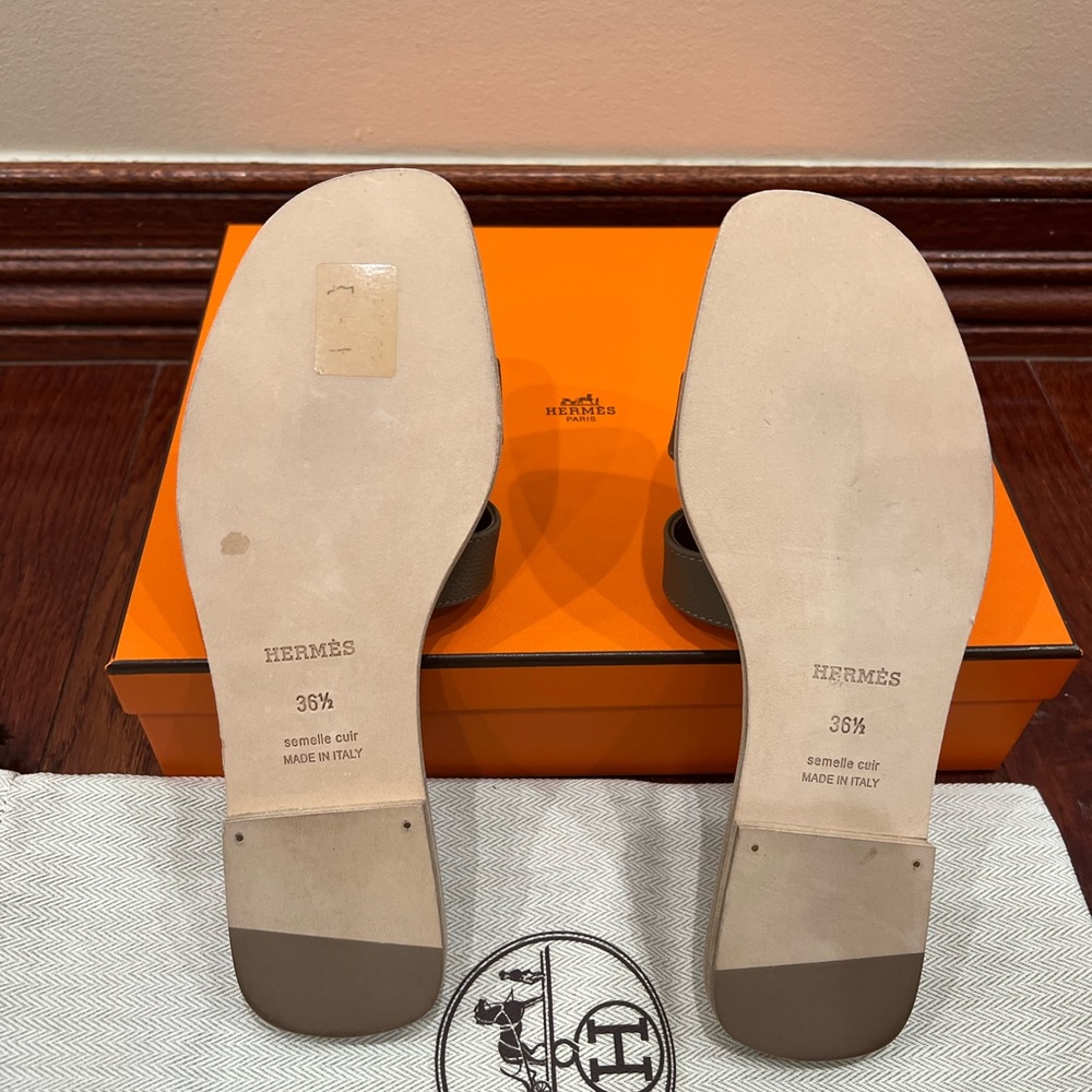 BNIB Hermes Oran Sandal in Epsom Calfskin Etoupe 36.5 - Picture 10 of 10